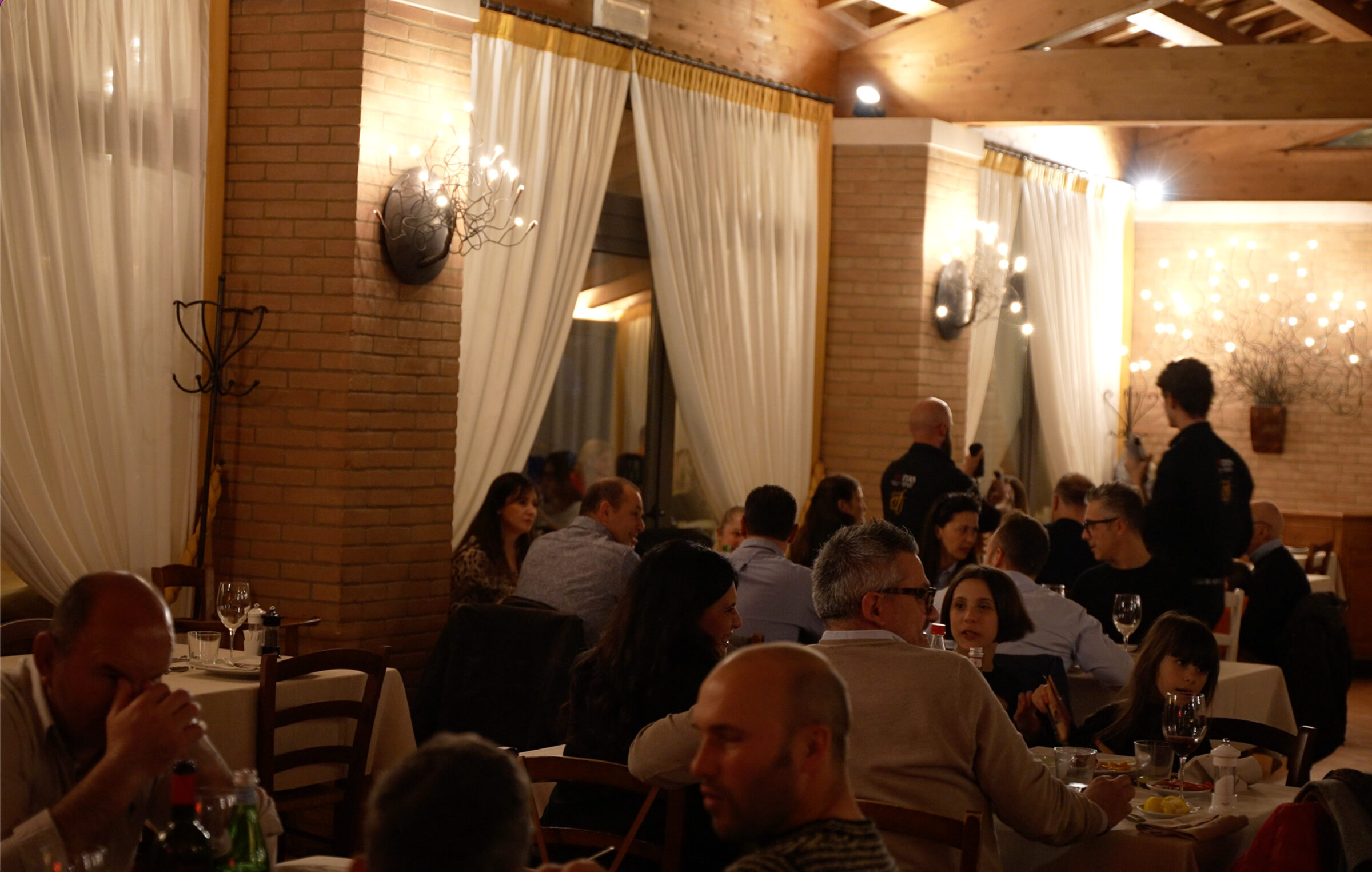 bocon-divino-restaurant-gallery-04-1.jpg