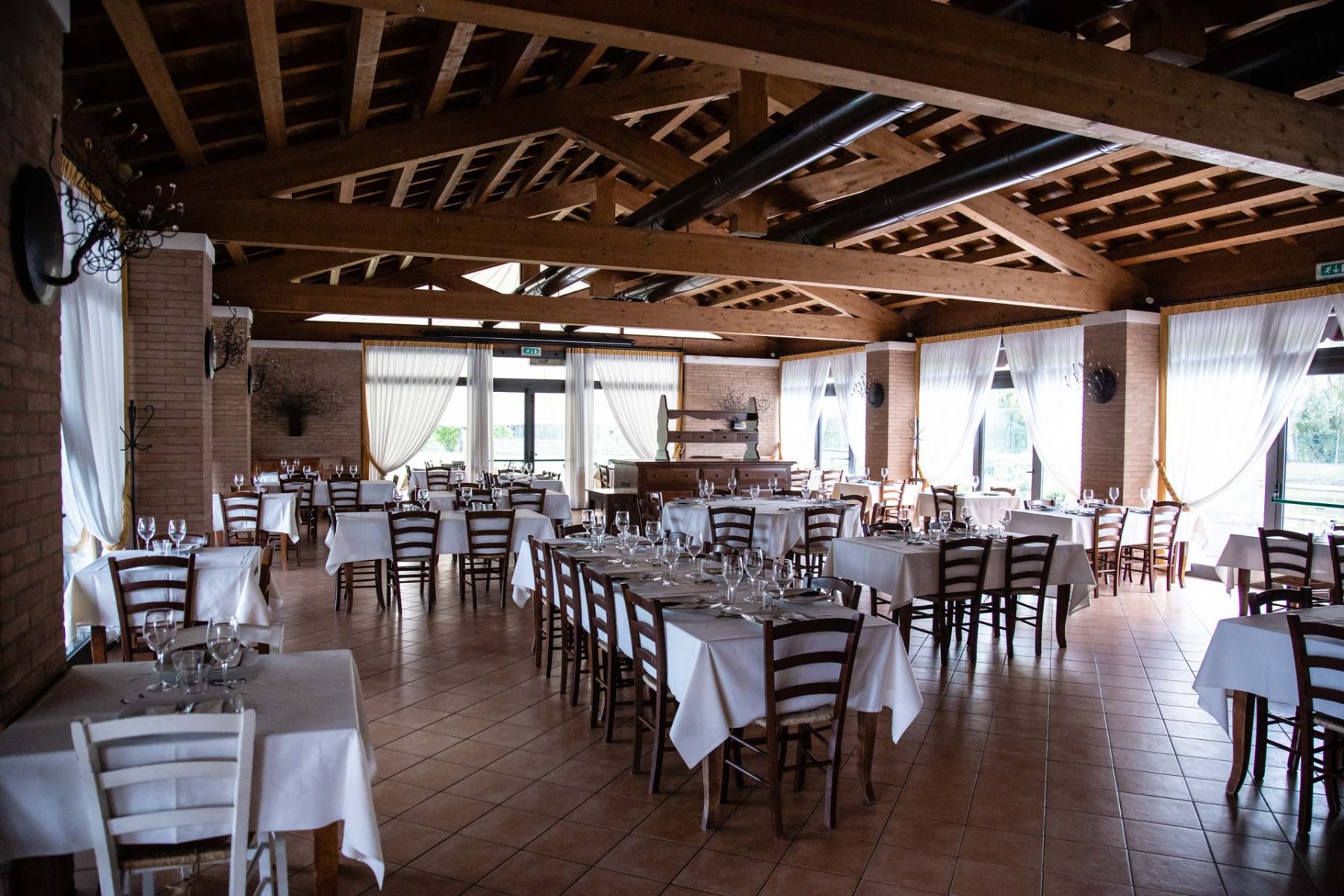 bocon-divino-restaurant-gallery-10-1.jpg