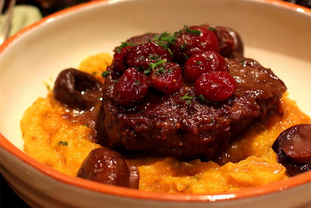 Sirloin Roast with Cranberry & Red Wine Jus